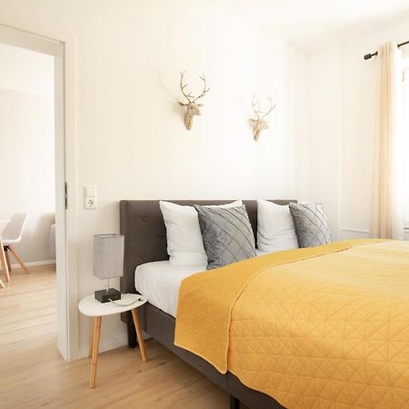Loewe Apartment Gelb Tiengen Altstadt Waldshut-Tiengen Exteriör bild